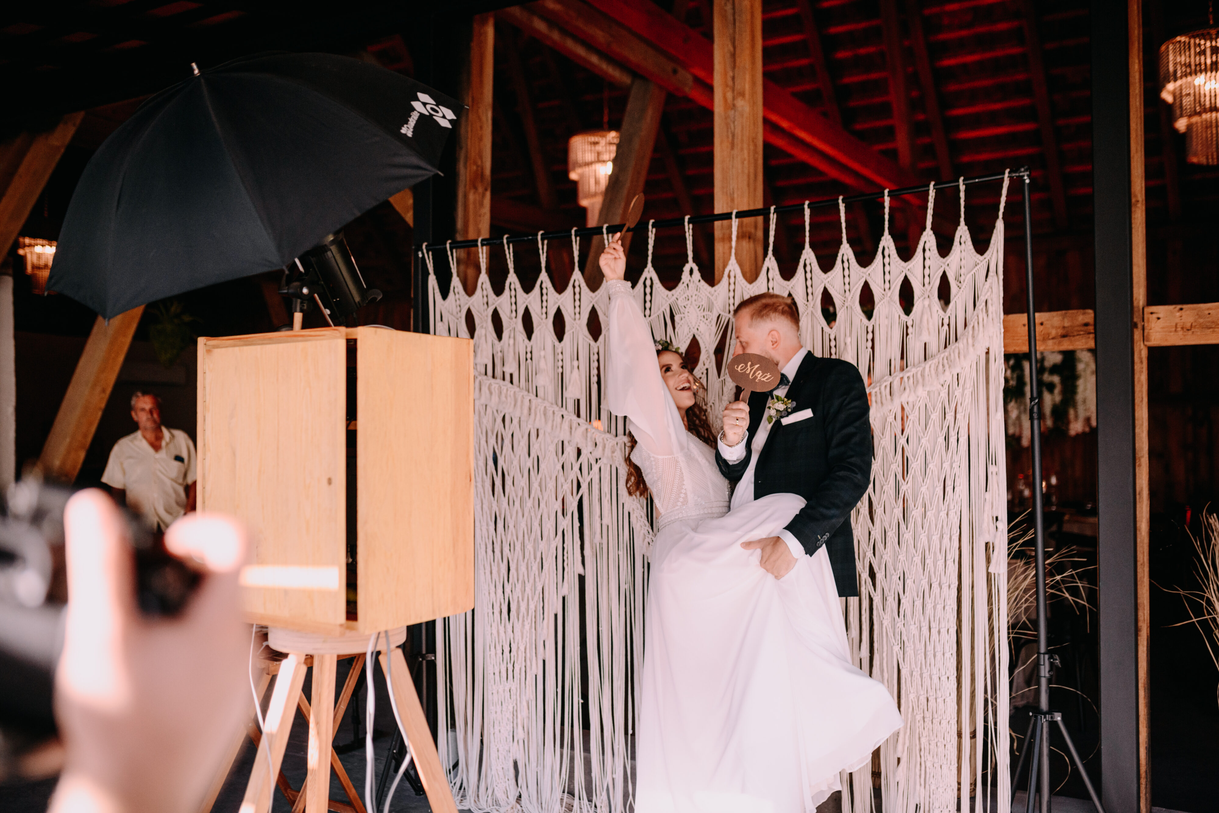 SesjaStylizowana-SlowWedding-RustykalnaStodoła-FolwarkSuchary200wwwkmadrzynskapl